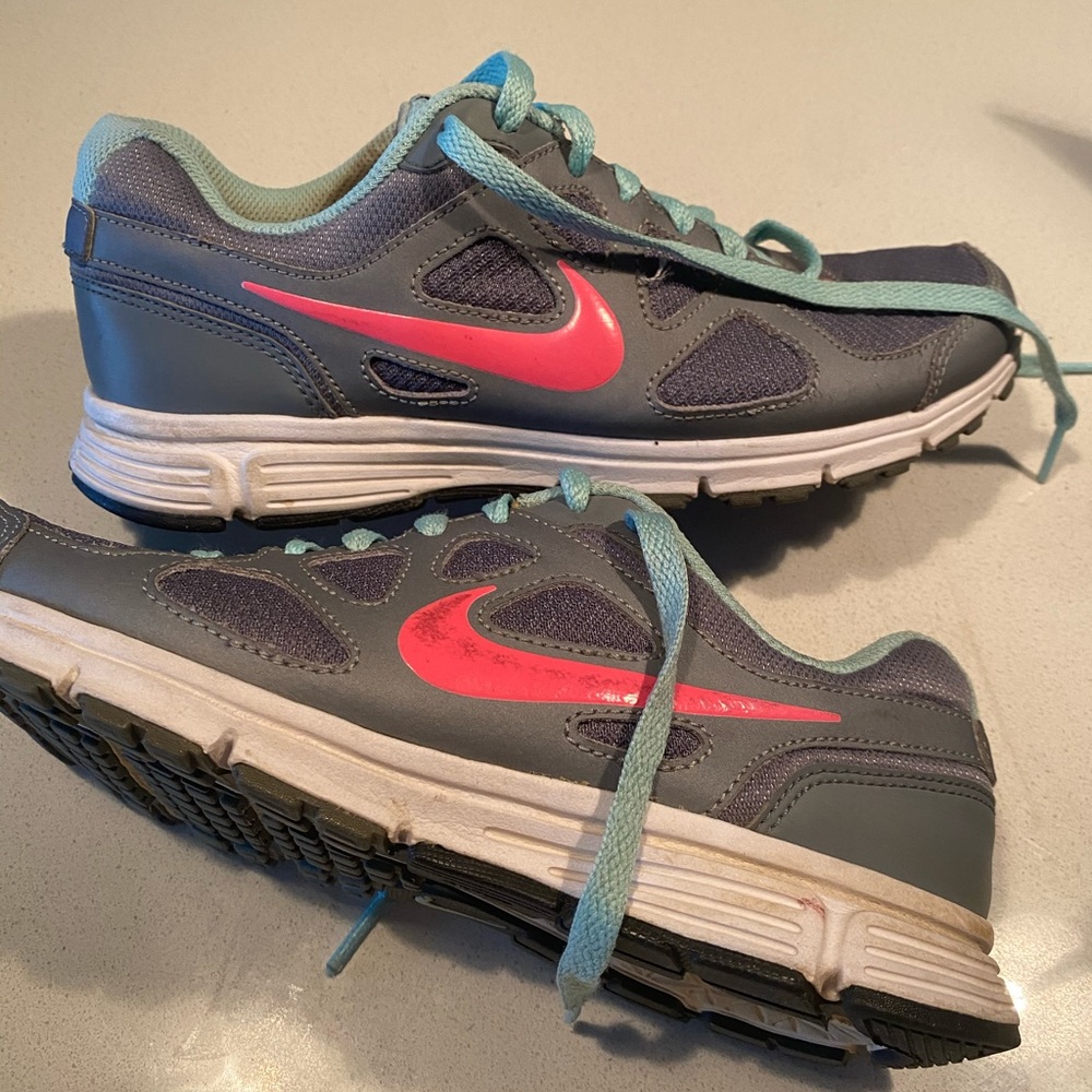 Nike Revolution Women’s